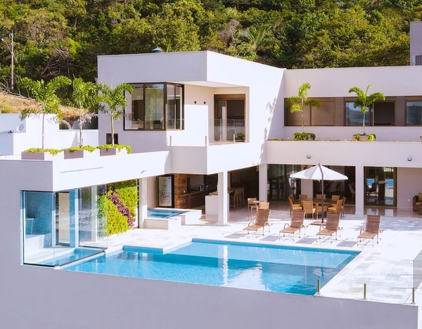 Casa Luxuosa Em Escarpas Do Lago P/ Até 30 Pessoas