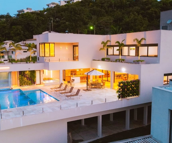 Casa Luxuosa Em Escarpas Do Lago P/ Até 30 Pessoas