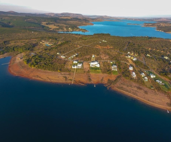 Casa em Marina no Brisas do Lago com 10 Suítes