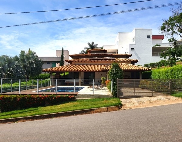 Linda Casa em Escarpas do Lago com 4 Suítes e Churrasqueira