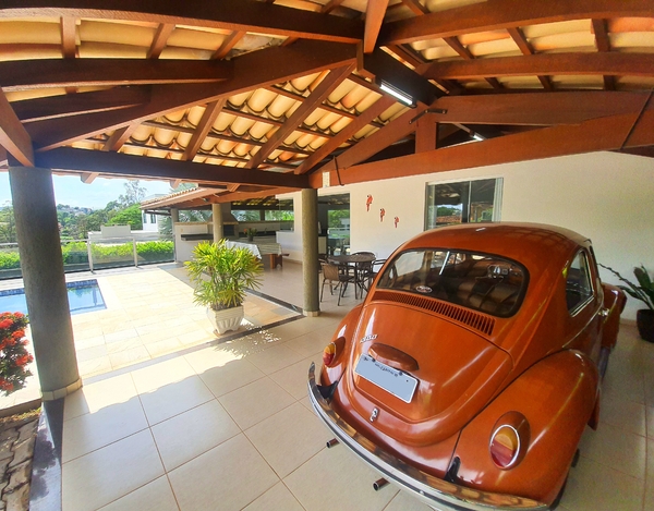 Linda Casa em Escarpas do Lago com 4 Suítes e Churrasqueira