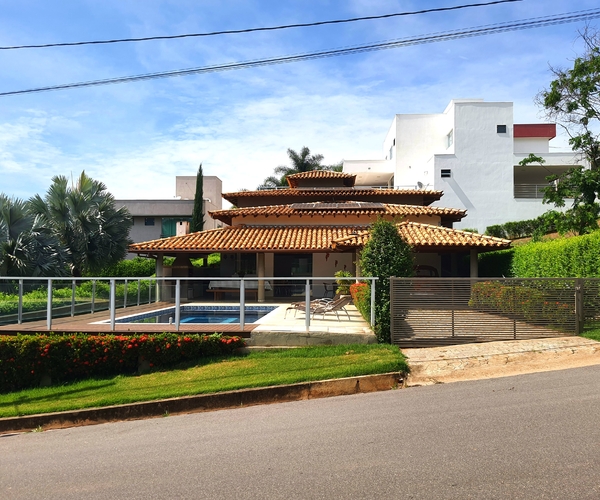 Linda Casa em Escarpas do Lago com 4 Suítes e Churrasqueira