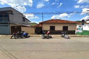 Casa Bem-Localizada no Centro de Capitólio com Wi-Fi e Churrasqueira