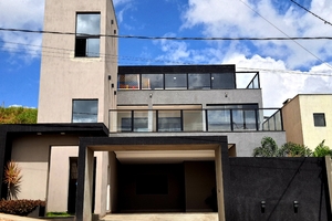 Casa Moderna e Completa em Bairro Privilegiado