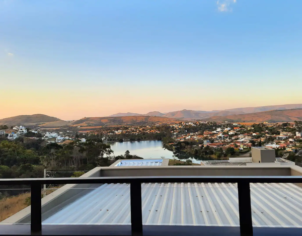 Linda Casa em Escarpas do Lago com 7 Suítes, Hidro e Sauna