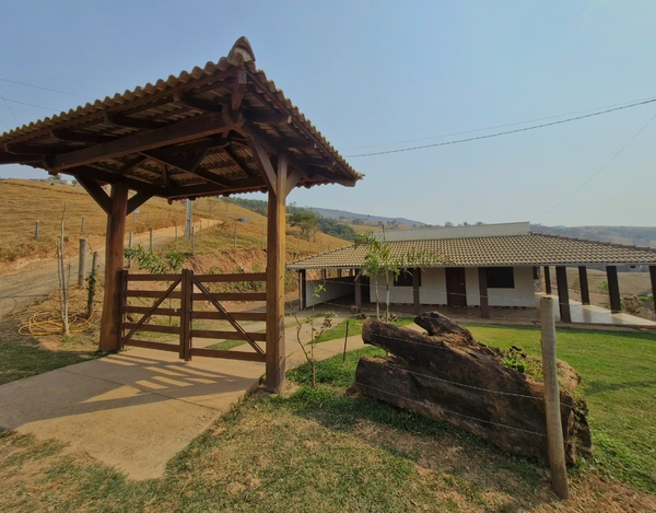 Rancho Próx. Ao Centro c/ Piscina e Churrasqueira