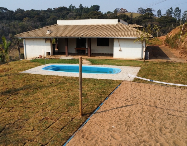 Rancho Próx. Ao Centro c/ Piscina e Churrasqueira