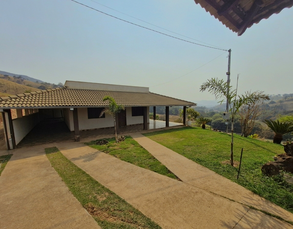 Rancho Próx. Ao Centro c/ Piscina e Churrasqueira