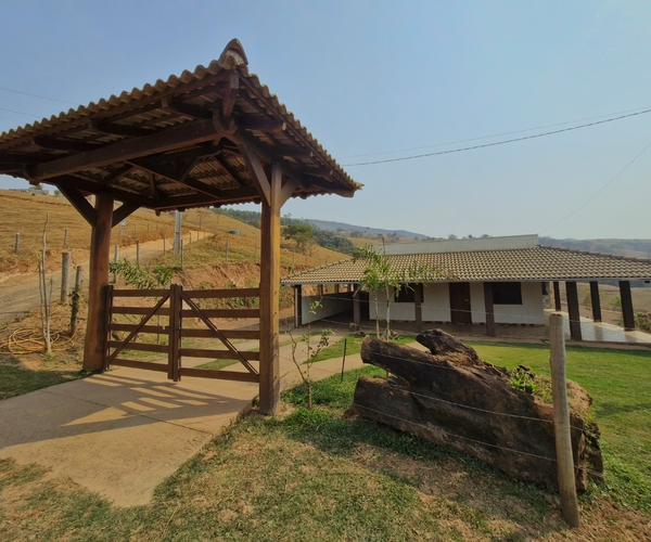 Rancho Próx. Ao Centro c/ Piscina e Churrasqueira