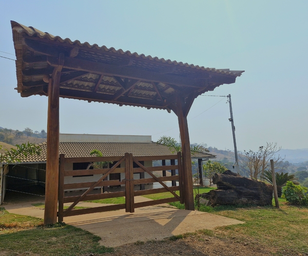 Rancho Próx. Ao Centro c/ Piscina e Churrasqueira