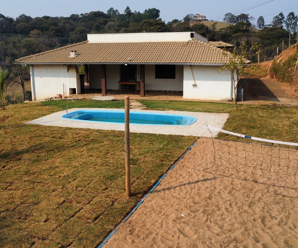 Rancho Próx. Ao Centro c/ Piscina e Churrasqueira