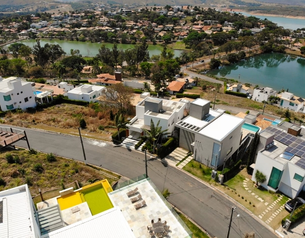 'Yellow Submarine' Casa Única em Escarpas do Lago c/ 5 Suítes