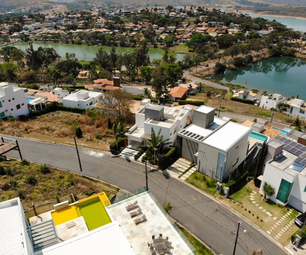 'Yellow Submarine' Casa Única em Escarpas do Lago c/ 5 Suítes