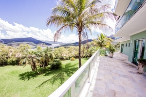 Casa em Escarpas com 10 Suítes e Linda vista pro Lago de Furnas