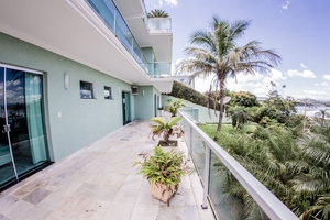 Casa em Escarpas com 10 Suítes e Linda vista pro Lago de Furnas