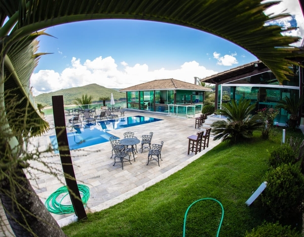 Casa em Escarpas com 10 Suítes e Linda vista pro Lago de Furnas