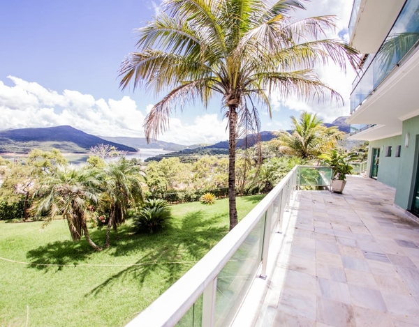 Casa em Escarpas com 10 Suítes e Linda vista pro Lago de Furnas