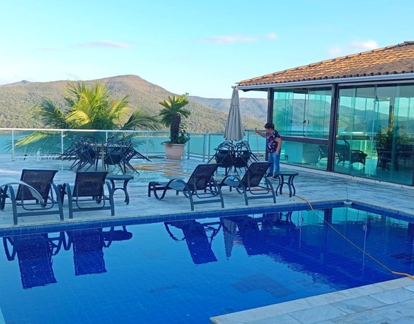 Casa em Escarpas com 10 Suítes e Linda vista pro Lago de Furnas