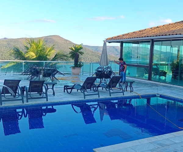 Casa em Escarpas com 10 Suítes e Linda vista pro Lago de Furnas