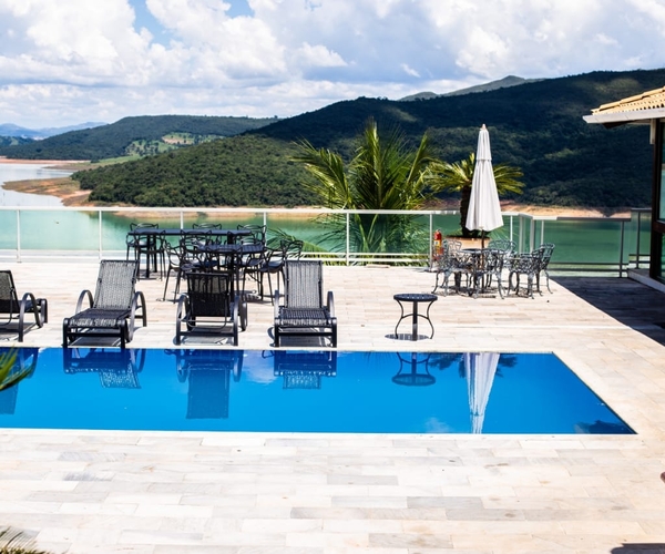 Casa em Escarpas com 10 Suítes e Linda vista pro Lago de Furnas